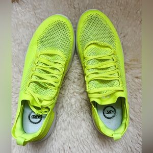 APL TechLoom Breeze Sneaker